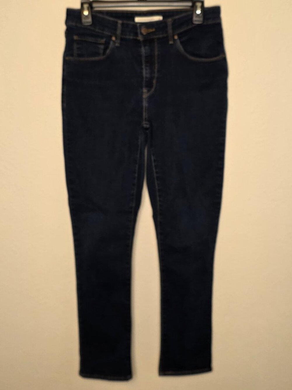 Levi's Classic Mid Rise Skinny Jeans Dark Wash, Women's Size 30